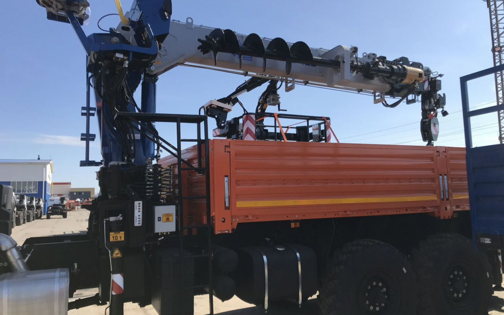 Бортовой грузовик КАМАЗ 43118-50 6х6 с КМУ Галичанин с буром, 2025 - Бортовой грузовик/ Платформа, Автоманипулятор: фото 4 Бортовой грузовик КАМАЗ 43118-50 6х6 с КМУ Галичанин с буром, 2025 - Бортовой грузовик/ Платформа, Автоманипулятор: фото 4