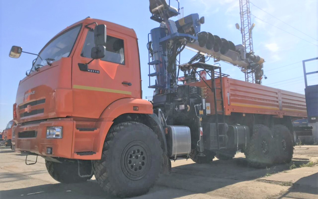 Бортовой грузовик КАМАЗ 43118-50 6х6 с КМУ Галичанин с буром, 2025 - Бортовой грузовик/ Платформа, Автоманипулятор: фото 2 Бортовой грузовик КАМАЗ 43118-50 6х6 с КМУ Галичанин с буром, 2025 - Бортовой грузовик/ Платформа, Автоманипулятор: фото 2