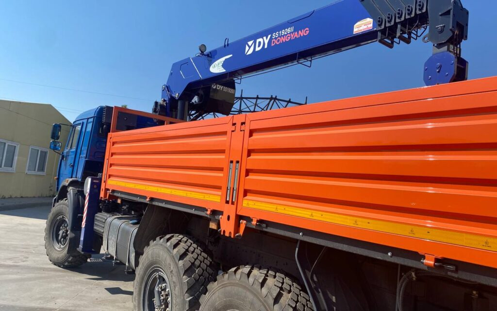 Бортовой грузовик/ Платформа, Автоманипулятор Бортовой грузовик КАМАЗ 43118 6х6 с КМУ DONGYANG 1926 2010: фото 16