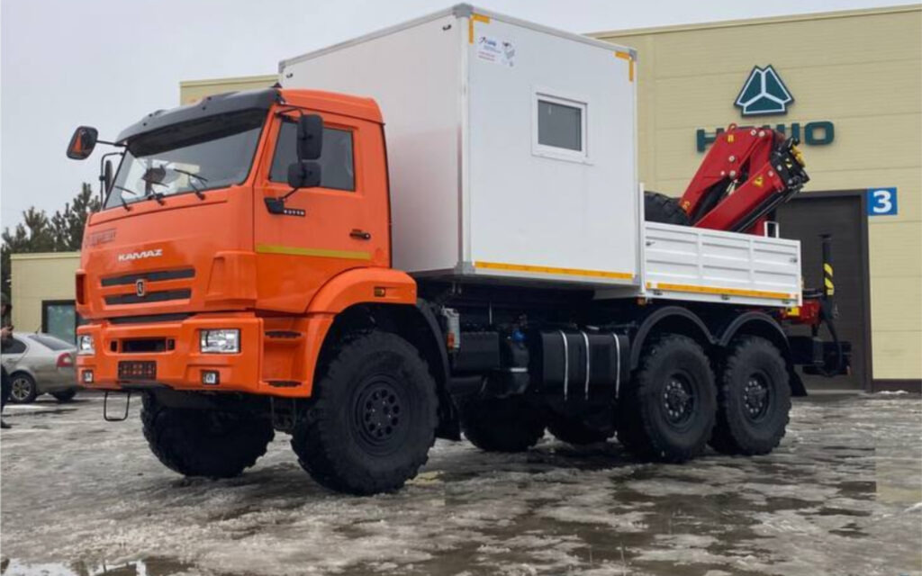 Бортовой грузовик Камаз 43118 6х6 ГПА с КМУ ИМ95 - Бортовой грузовик/ Платформа, Автоманипулятор: фото 2 Бортовой грузовик Камаз 43118 6х6 ГПА с КМУ ИМ95 - Бортовой грузовик/ Платформа, Автоманипулятор: фото 2