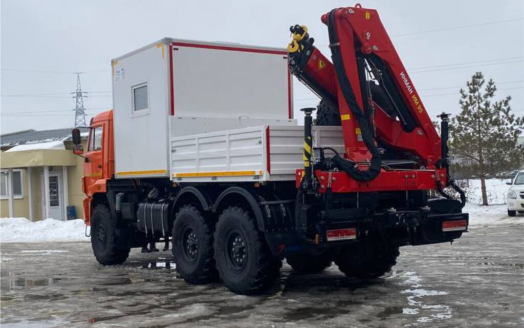 Бортовой грузовик Камаз 43118 6х6 ГПА с КМУ ИМ95 - Бортовой грузовик/ Платформа, Автоманипулятор: фото 4 Бортовой грузовик Камаз 43118 6х6 ГПА с КМУ ИМ95 - Бортовой грузовик/ Платформа, Автоманипулятор: фото 4