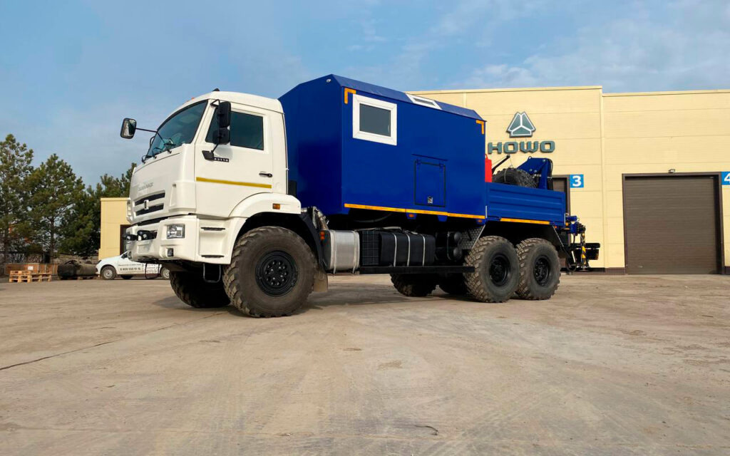 Бортовой грузовик Камаз 43118 6х6 ПАРМ с КМУ АНТ 7.5-2 - Бортовой грузовик/ Платформа, Автоманипулятор: фото 5 Бортовой грузовик Камаз 43118 6х6 ПАРМ с КМУ АНТ 7.5-2 - Бортовой грузовик/ Платформа, Автоманипулятор: фото 5