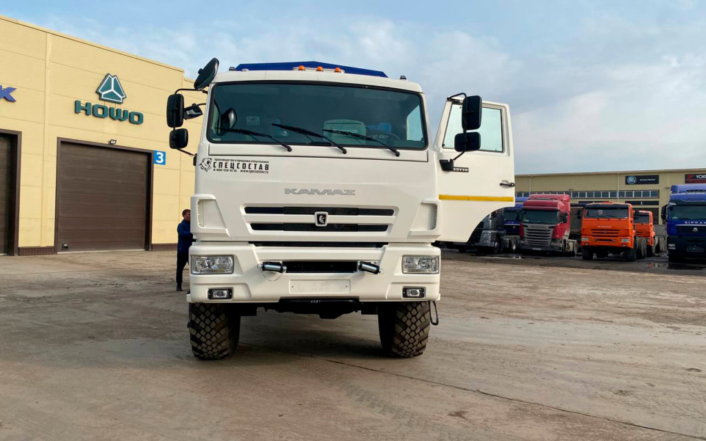 Бортовой грузовик Камаз 43118 6х6 ПАРМ с КМУ АНТ 7.5-2 - Бортовой грузовик/ Платформа, Автоманипулятор: фото 3 Бортовой грузовик Камаз 43118 6х6 ПАРМ с КМУ АНТ 7.5-2 - Бортовой грузовик/ Платформа, Автоманипулятор: фото 3