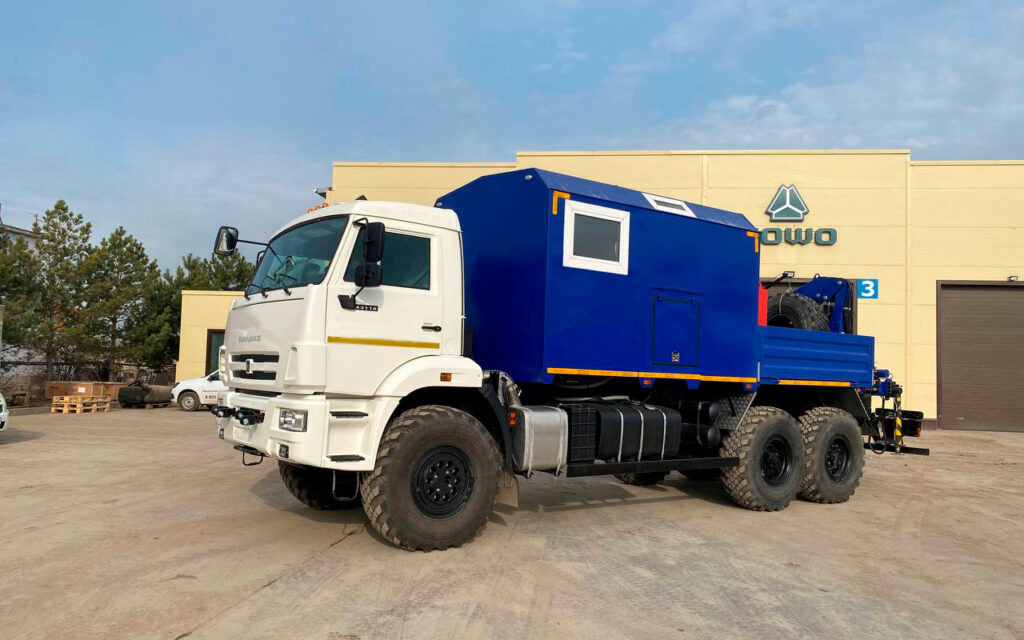 Бортовой грузовик Камаз 43118 6х6 ПАРМ с КМУ АНТ 7.5-2 - Бортовой грузовик/ Платформа, Автоманипулятор: фото 4 Бортовой грузовик Камаз 43118 6х6 ПАРМ с КМУ АНТ 7.5-2 - Бортовой грузовик/ Платформа, Автоманипулятор: фото 4