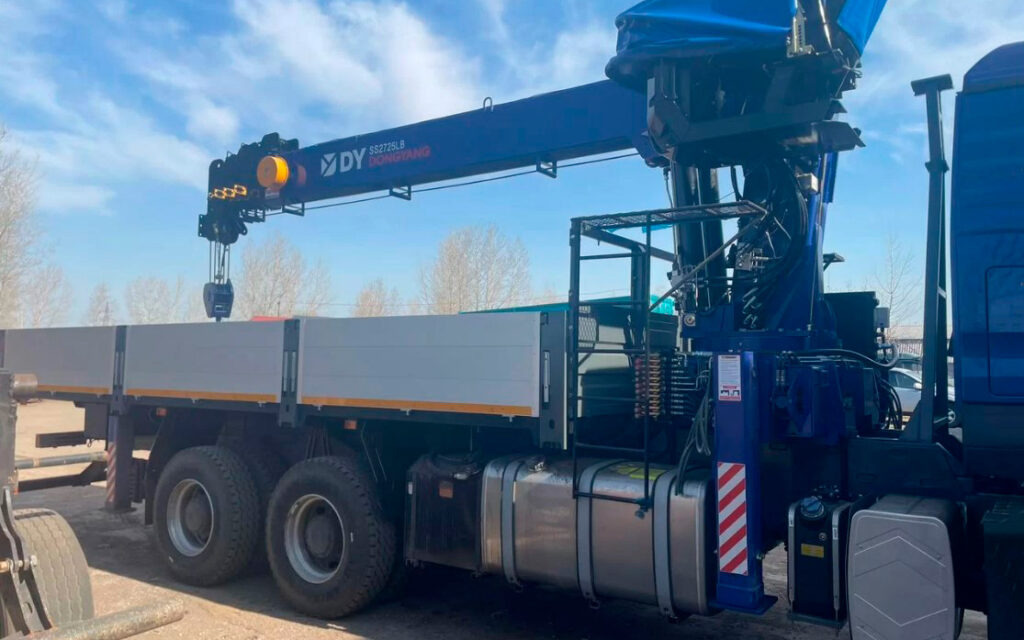 Бортовой грузовик/ Платформа, Автоманипулятор Бортовой грузовик SITRAK C7H 6х4 с КМУ DONGYANG SS2725LB 2025: фото 6