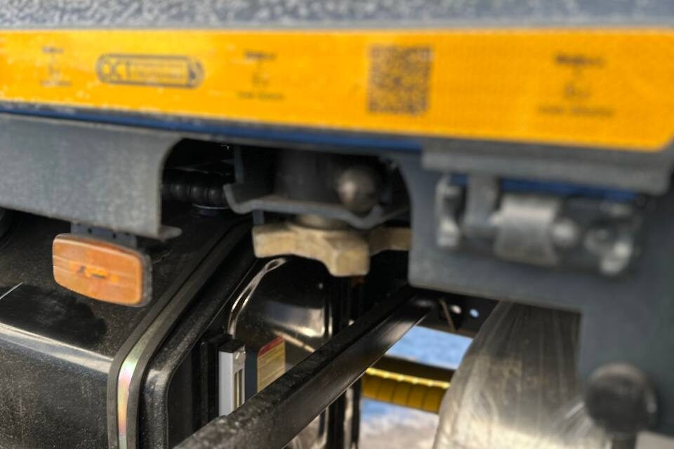 Бортовой грузовик/ Платформа, Автоманипулятор Бортовой грузовик SITRAK C7H с КМУ Sunhunk K 238, 2025: фото 12