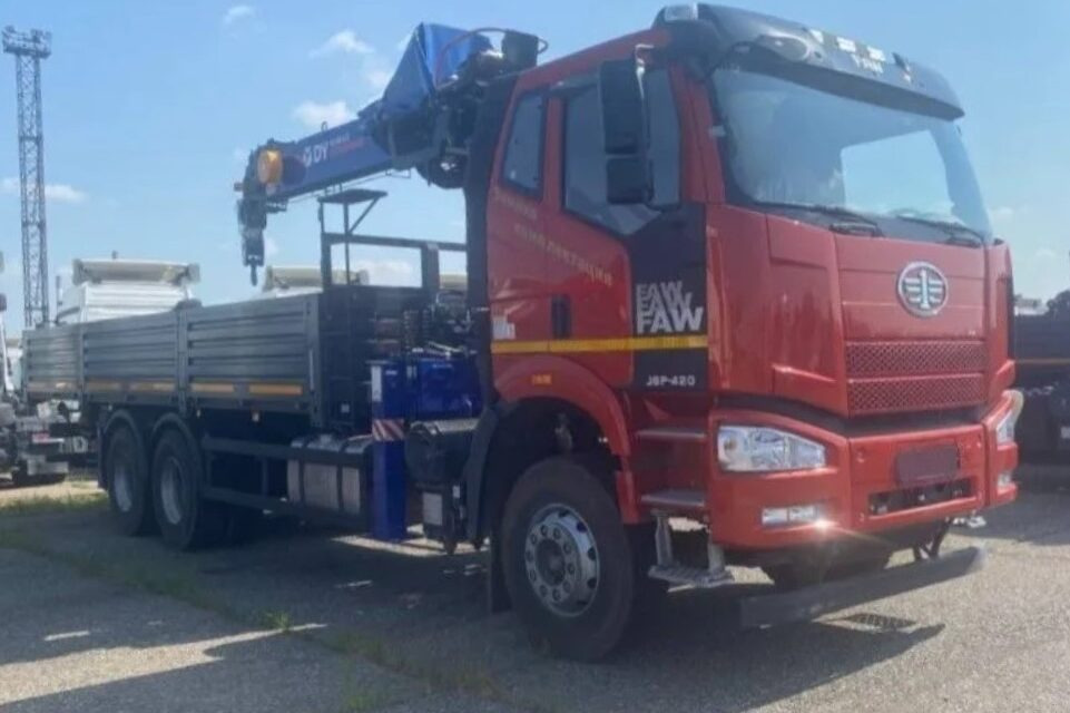 FAW 3250 (J6P) 6×4 с КМУ Dongyang 1956 ACE, 2025 - Бортовой грузовик/ Платформа, Автоманипулятор: фото 4 FAW 3250 (J6P) 6×4 с КМУ Dongyang 1956 ACE, 2025 - Бортовой грузовик/ Платформа, Автоманипулятор: фото 4