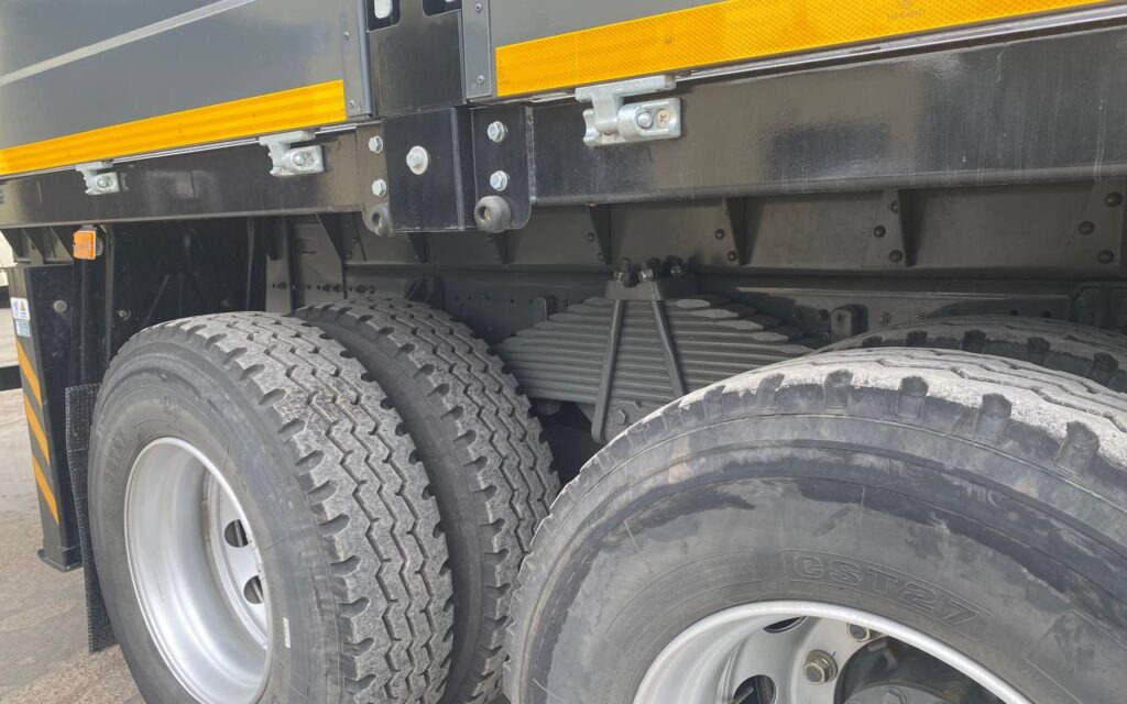 Бортовой грузовик/ Платформа, Автоманипулятор Howo T5G с КМУ Sunhunk S2106: фото 23