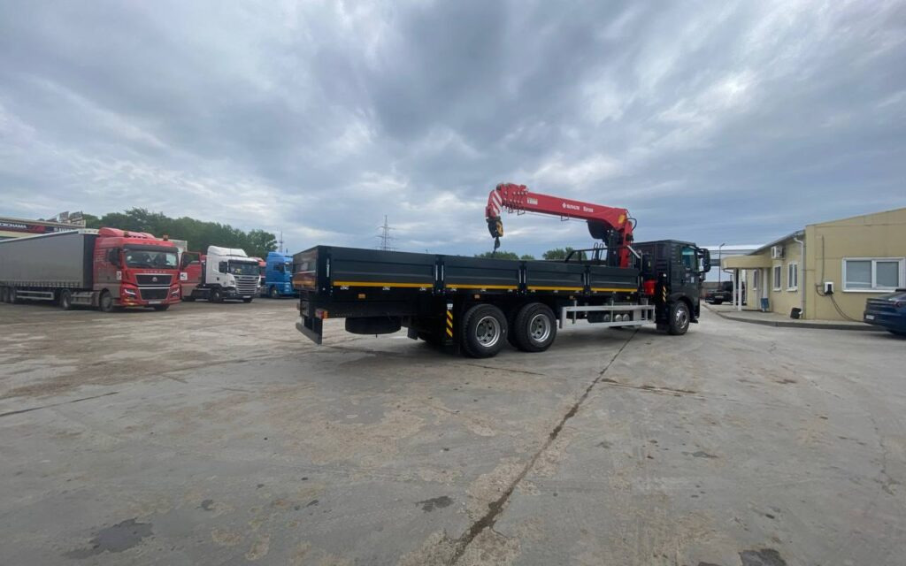 Howo T5G с КМУ Sunhunk S2106 - Бортовой грузовик/ Платформа, Автоманипулятор: фото 4 Howo T5G с КМУ Sunhunk S2106 - Бортовой грузовик/ Платформа, Автоманипулятор: фото 4