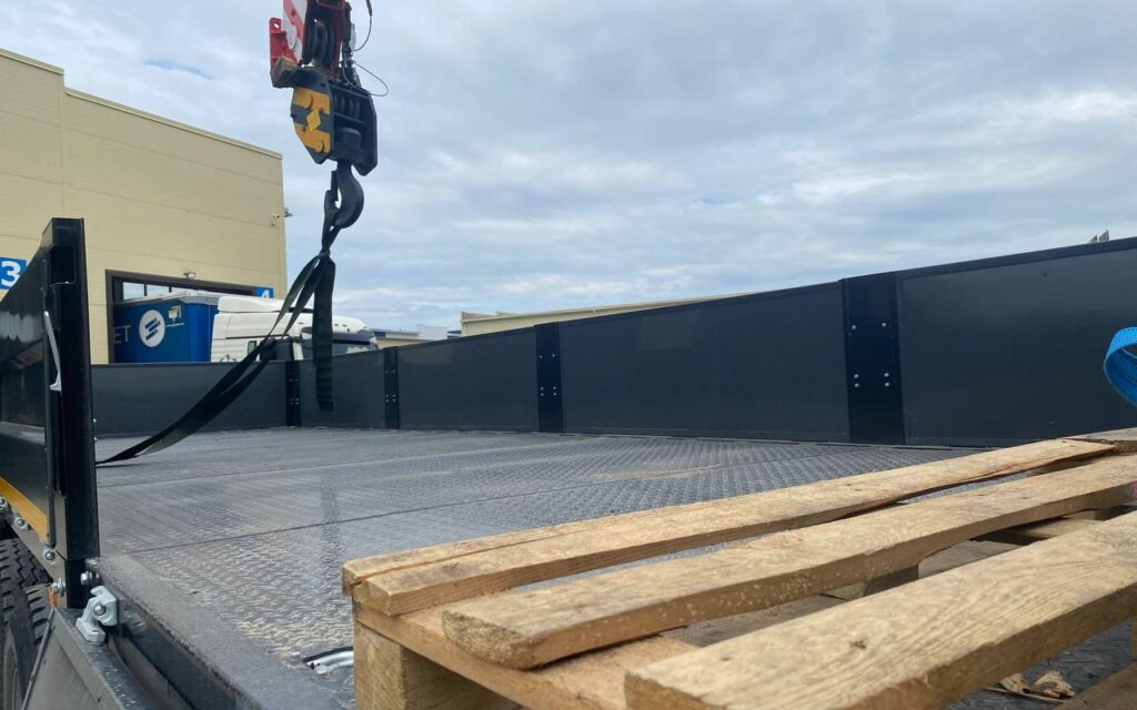 Бортовой грузовик/ Платформа, Автоманипулятор Howo T5G с КМУ Sunhunk S2106: фото 20