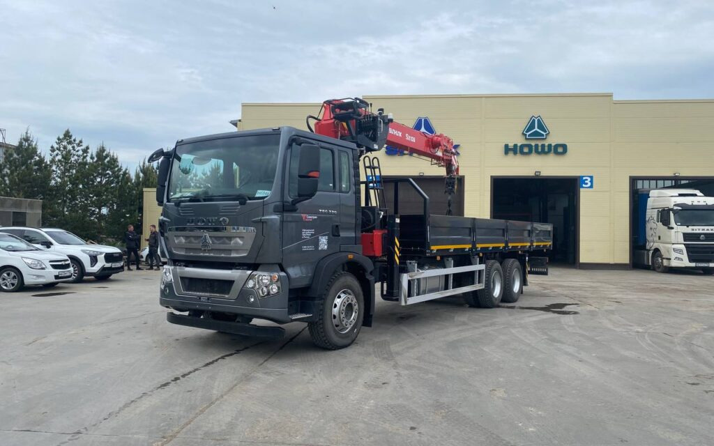 Бортовой грузовик/ Платформа, Автоманипулятор Howo T5G с КМУ Sunhunk S2106: фото 10