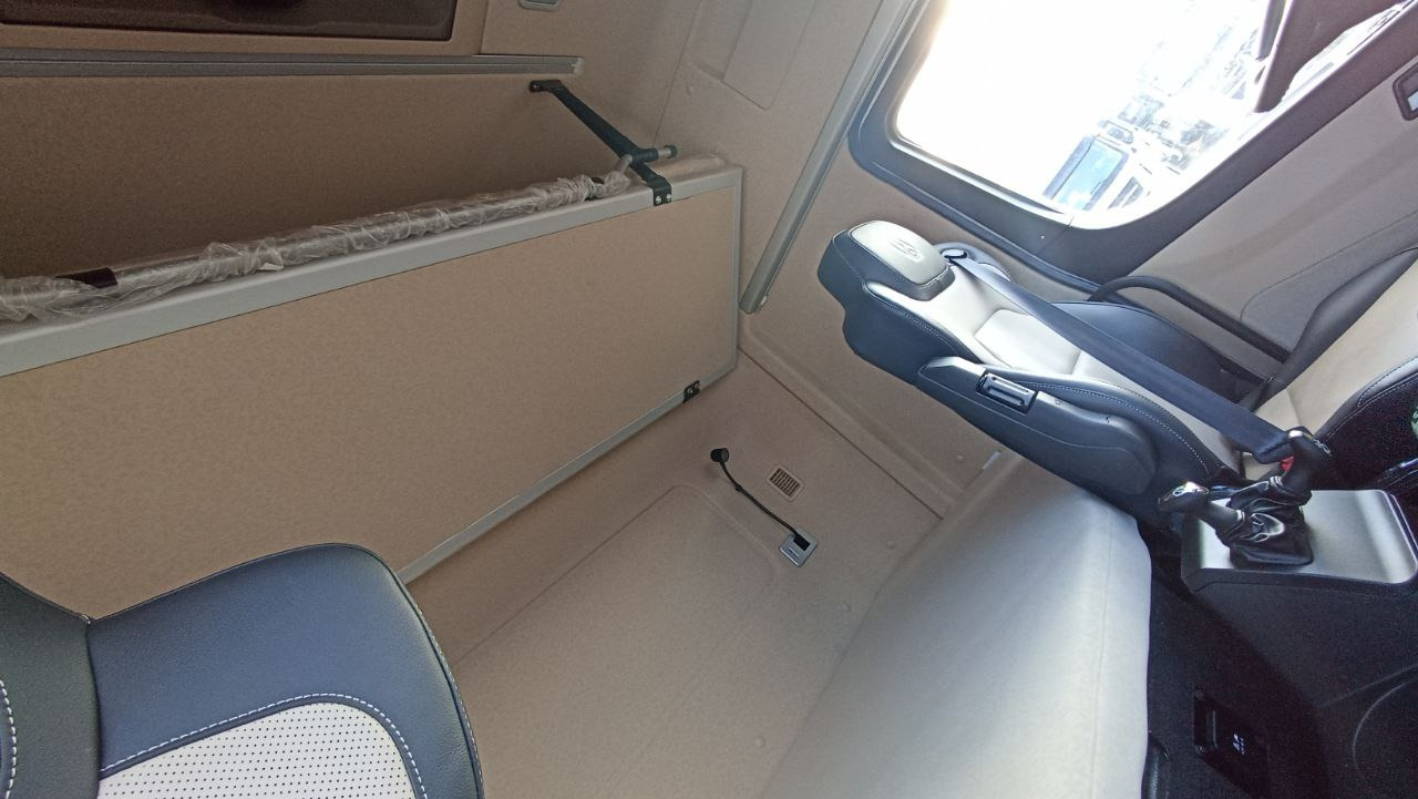 Новый Тягач BEIBEN 1848S: фото 13