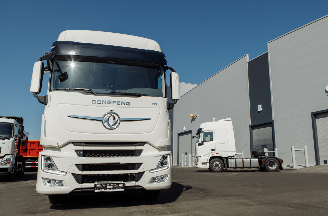 Тягач DongFeng DFH 4х2 520 л.с. АКПП пневматическая подвеска 2024 - Тягач: фото 4 Тягач DongFeng DFH 4х2 520 л.с. АКПП пневматическая подвеска 2024 - Тягач: фото 4