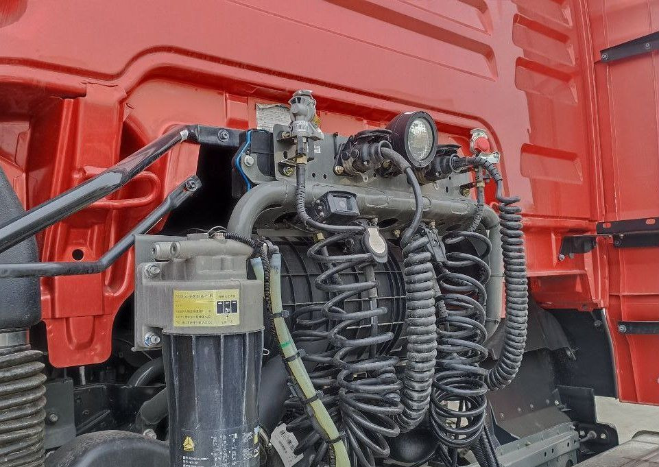 Новый Тягач Тягач Sitrak C7H 6х4 540 л.с. МКПП рессорная подвеска 2023: фото 18 Новый Тягач Тягач Sitrak C7H 6х4 540 л.с. МКПП рессорная подвеска 2023: фото 18