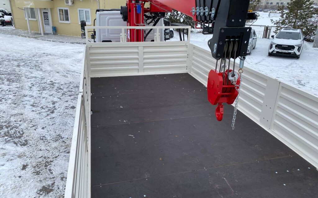 Бортовой грузовик/ Платформа, Автоманипулятор Урал Next с КМУ HORYONG HRS216, 2025: фото 11