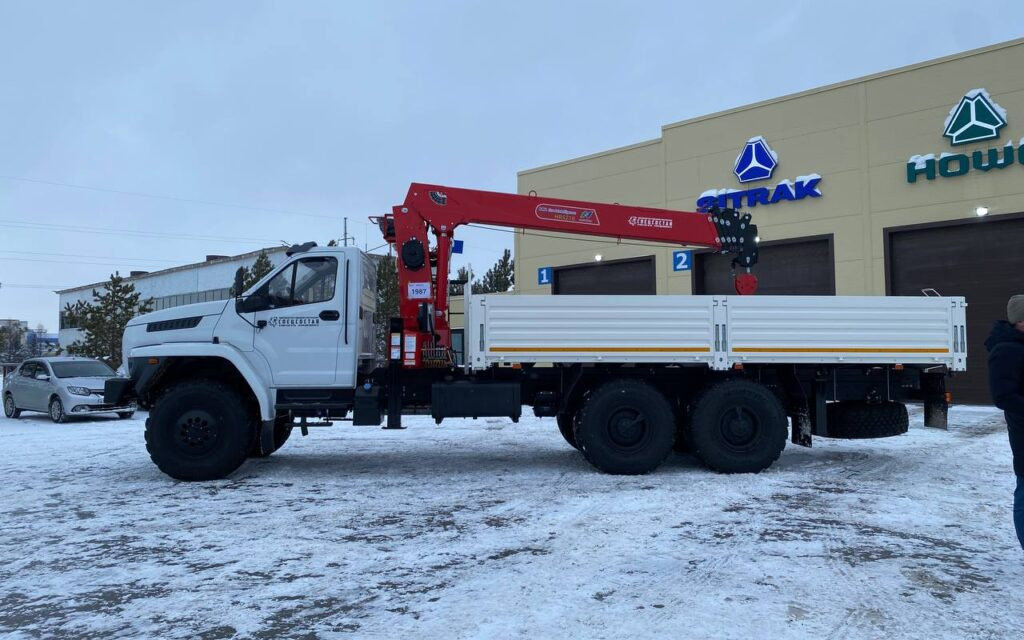 Урал Next с КМУ HORYONG HRS216, 2025 - Бортовой грузовик/ Платформа, Автоманипулятор: фото 3 Урал Next с КМУ HORYONG HRS216, 2025 - Бортовой грузовик/ Платформа, Автоманипулятор: фото 3