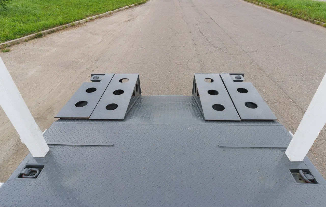 Новый Низкорамный полуприцеп Blacksmith Trailer 922202: фото 8