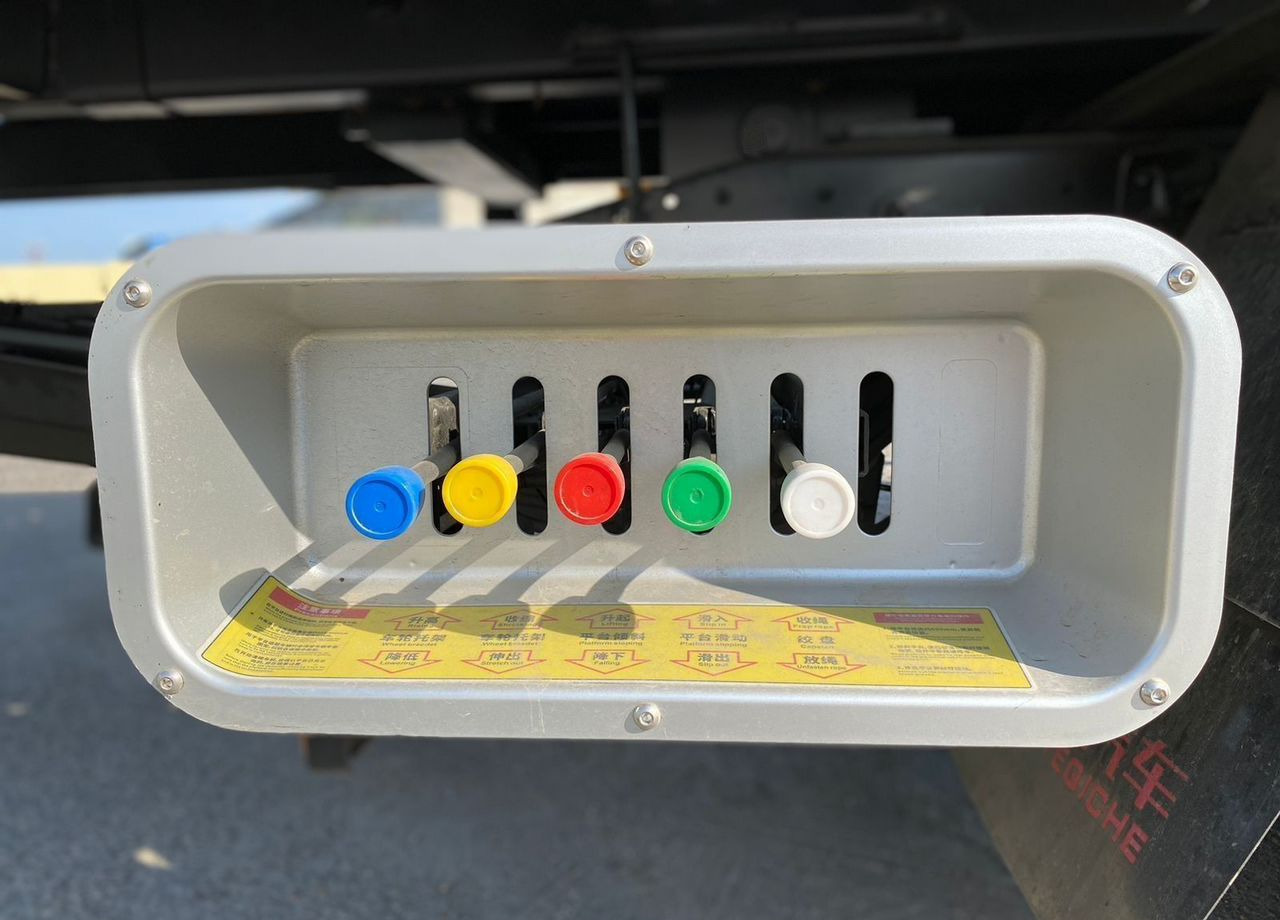 Новый Эвакуатор Isuzu Elf: фото 12