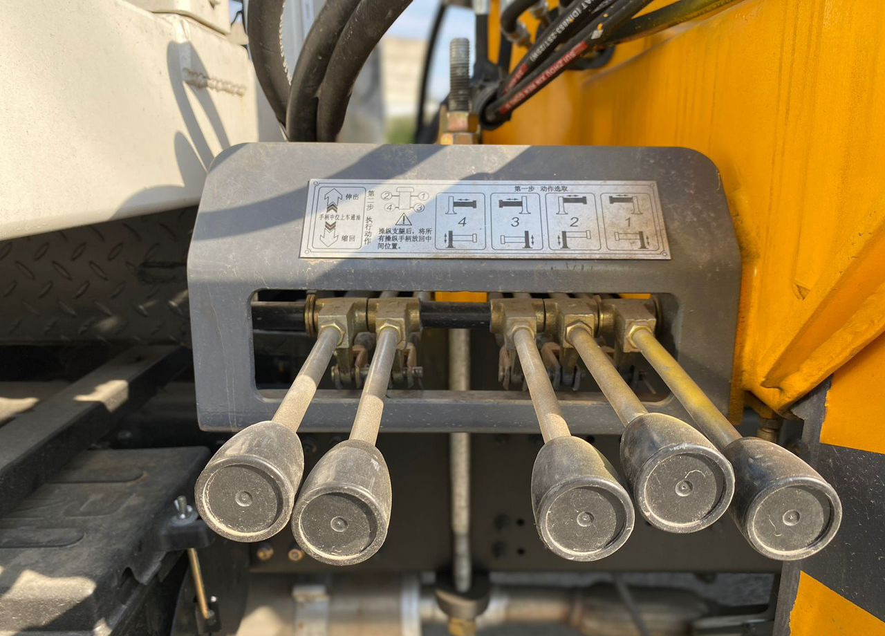 Новый Эвакуатор Isuzu Elf: фото 11