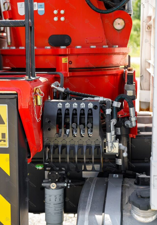 Новый Грузовик бортовой/ Платформа, Автоманипулятор Isuzu Giga (C-series): фото 7