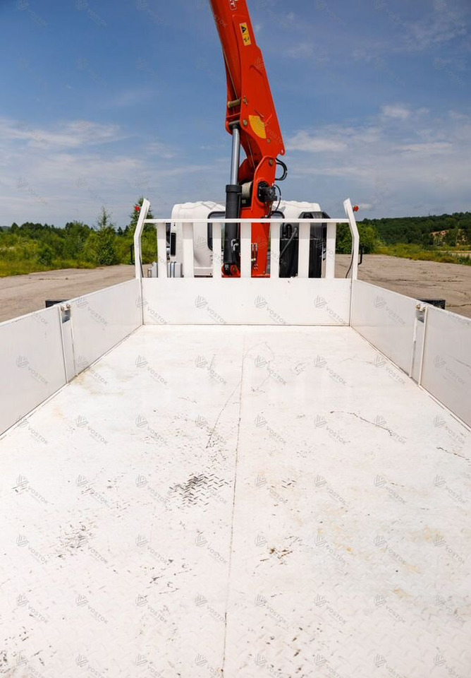 Новый Грузовик бортовой/ Платформа, Автоманипулятор Isuzu Giga (C-series): фото 9