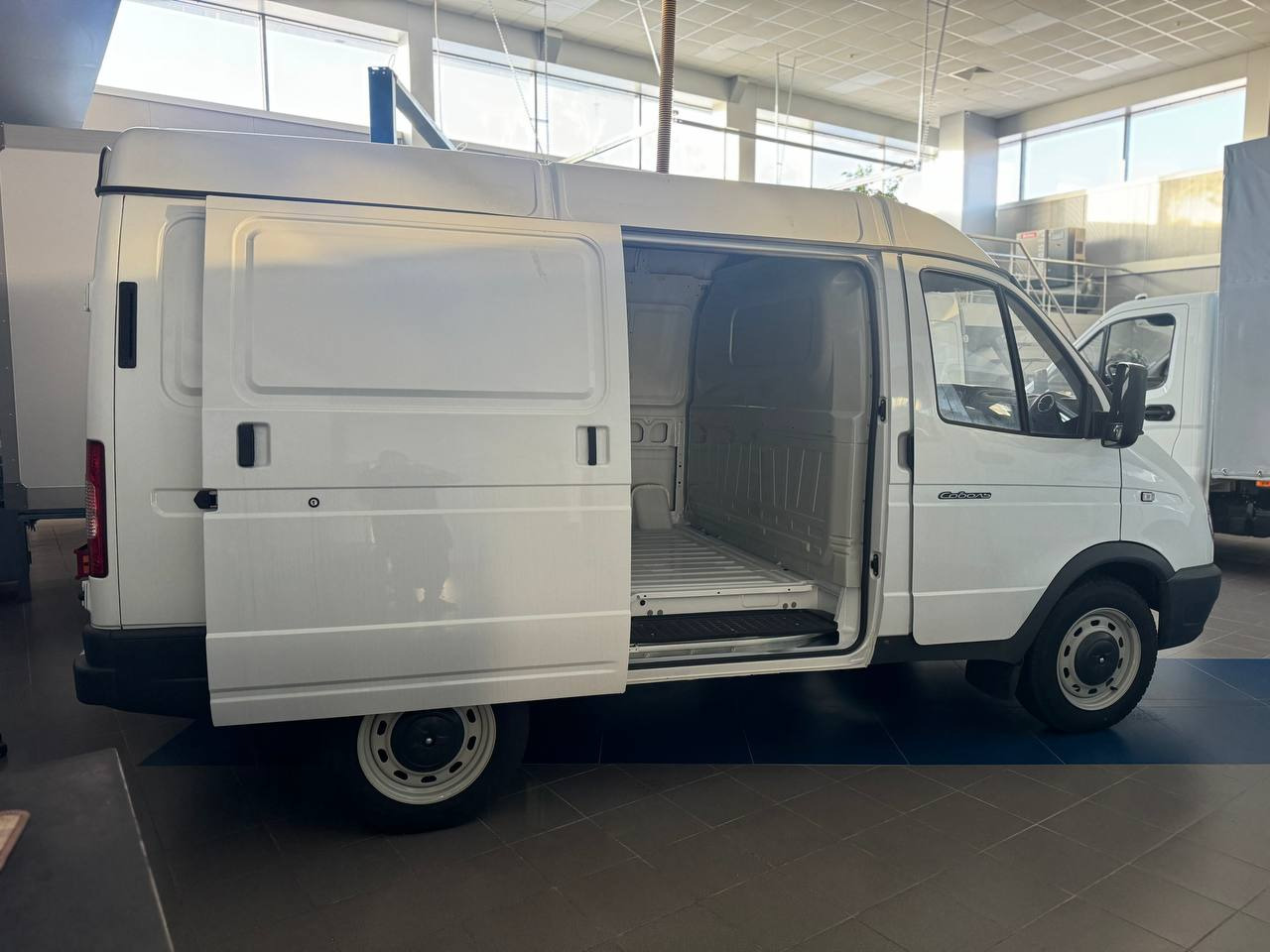 ГАЗ 2752 - Цельнометаллический фургон: фото 2 ГАЗ 2752 - Цельнометаллический фургон: фото 2