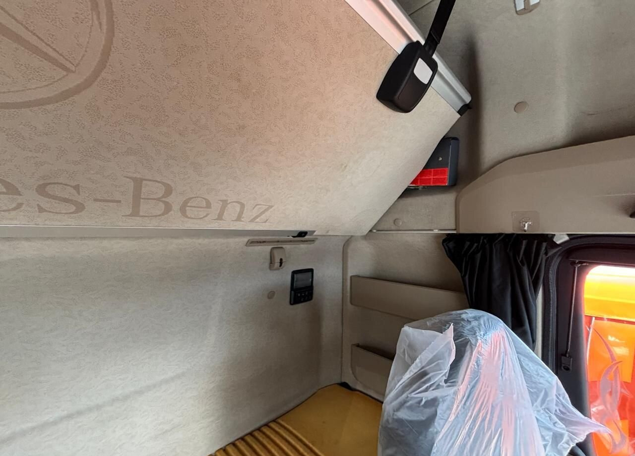 Тягач Mercedes-Benz Actros: фото 11