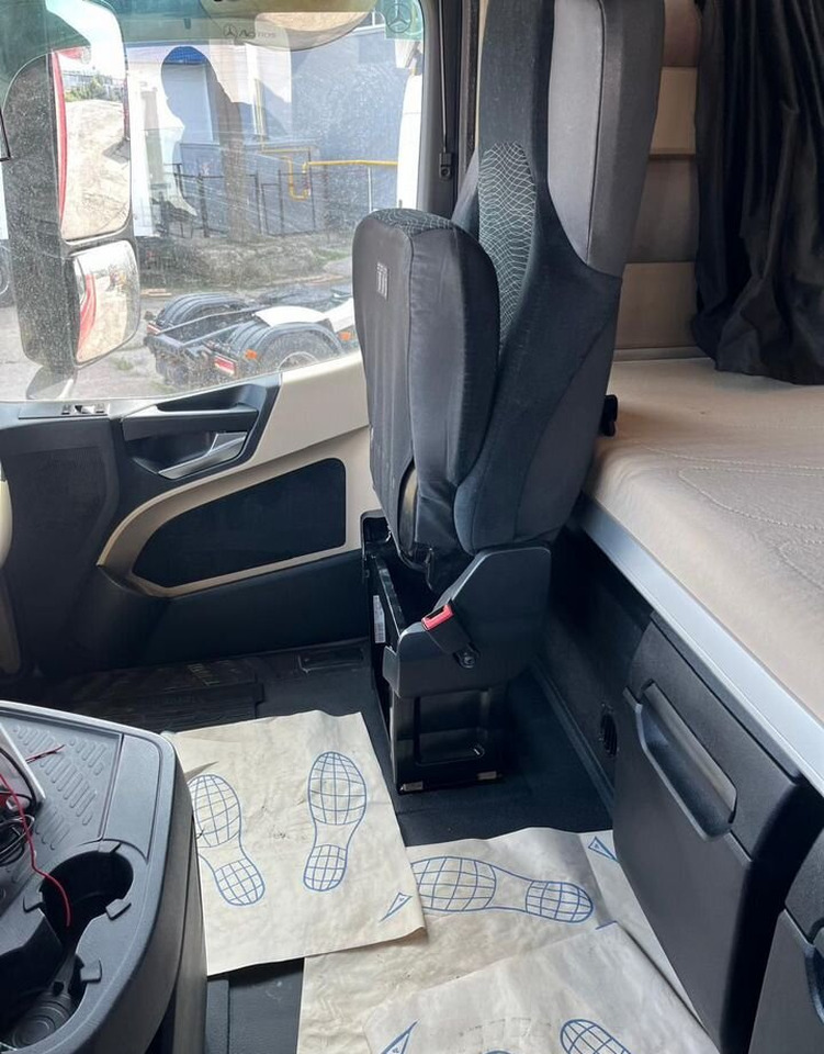 Тягач Mercedes-Benz Actros: фото 6