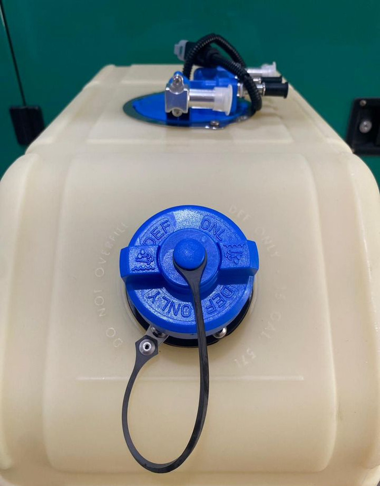 Cummins Бак DR605-BG00F7T65C DEF Cummins Ростсельмаш - Топливный бак: фото 4 Cummins Бак DR605-BG00F7T65C DEF Cummins Ростсельмаш - Топливный бак: фото 4