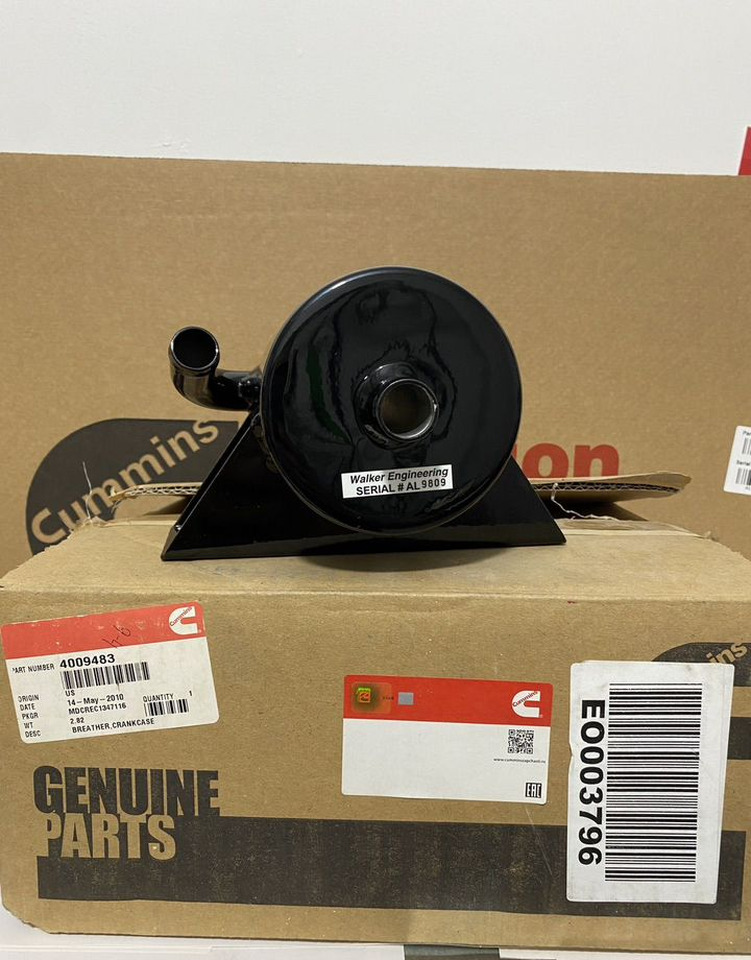 Cummins Сапун картера двигателя Cummins 4009483 - Система впуска: фото 1 Cummins Сапун картера двигателя Cummins 4009483 - Система впуска: фото 1