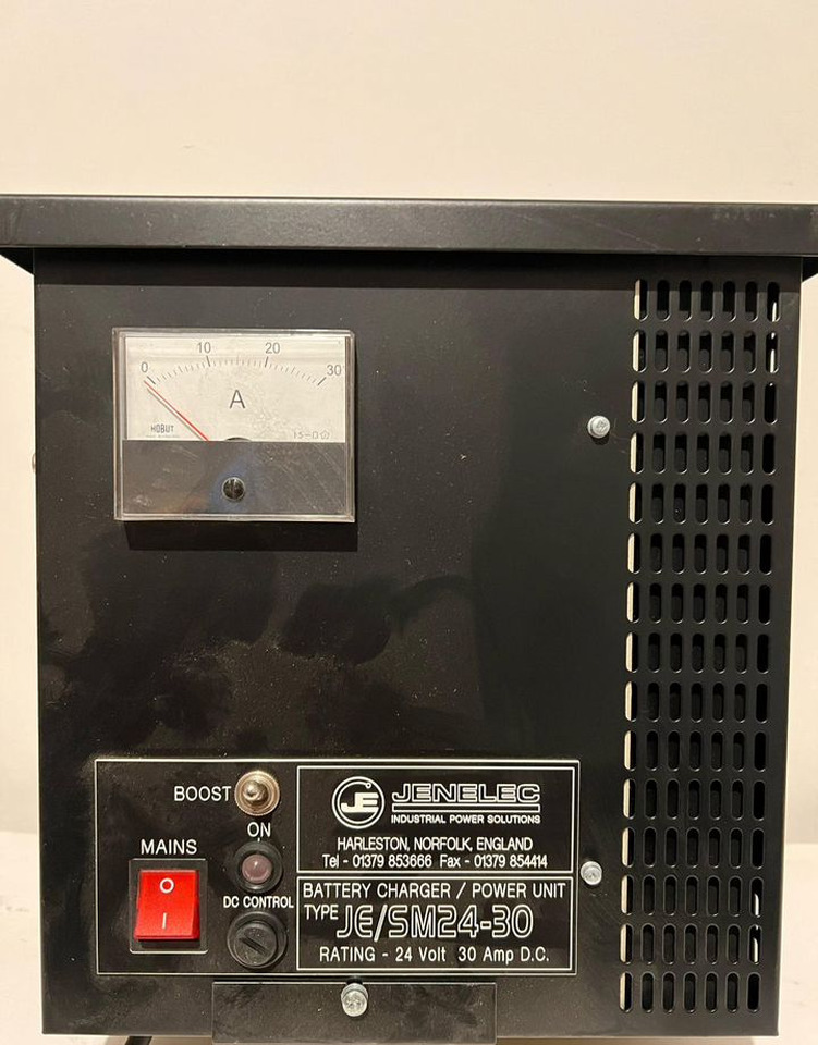 Cummins Зарядное устройство Jenelec jesm24-30 - Блок управления: фото 1 Cummins Зарядное устройство Jenelec jesm24-30 - Блок управления: фото 1