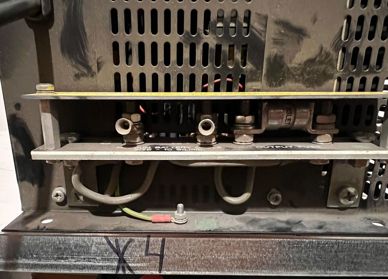 Cummins Зарядное устройство Jenelec jesm24-30 - Блок управления: фото 2 Cummins Зарядное устройство Jenelec jesm24-30 - Блок управления: фото 2