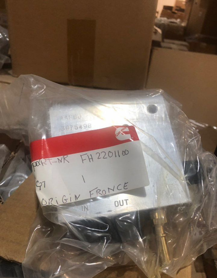 Fleetguard 3975498 Головка фильтра для FF5421 - Топливный фильтр: фото 1 Fleetguard 3975498 Головка фильтра для FF5421 - Топливный фильтр: фото 1