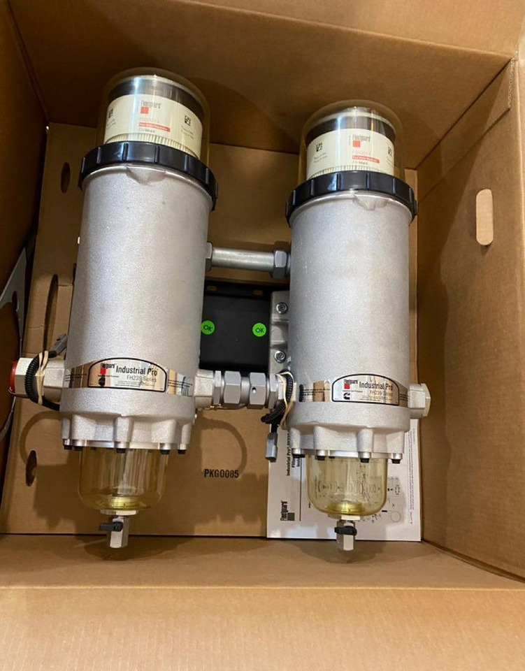 Fleetguard FH23908JX фильтр топливный - Топливный фильтр: фото 1 Fleetguard FH23908JX фильтр топливный - Топливный фильтр: фото 1