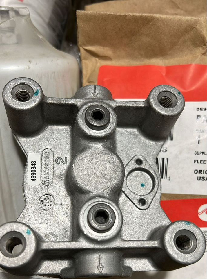 Cummins 3960461S головка фильтра Cummins - Запчасти: фото 3 Cummins 3960461S головка фильтра Cummins - Запчасти: фото 3