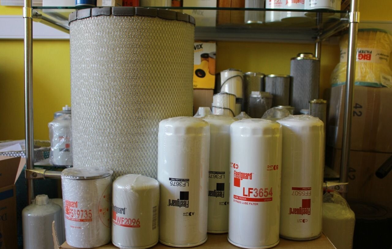 Fleetguard Комплект фильтров для sdmo V300, V350, V410, V440 - Запчасти: фото 1 Fleetguard Комплект фильтров для sdmo V300, V350, V410, V440 - Запчасти: фото 1