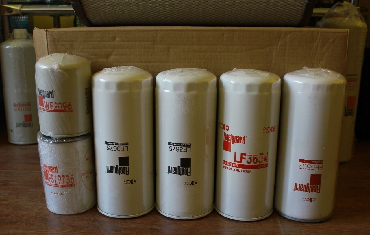 Fleetguard Комплект фильтров для sdmo V300, V350, V410, V440 - Запчасти: фото 2 Fleetguard Комплект фильтров для sdmo V300, V350, V410, V440 - Запчасти: фото 2