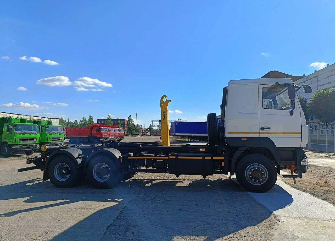 МАЗ 6902С3-011 - Крюковой мультилифт: фото 2 МАЗ 6902С3-011 - Крюковой мультилифт: фото 2