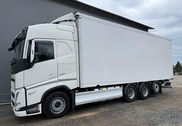 Volvo FH 540 8x4 66m3 - Грузовик с закрытым кузовом: фото 2 Volvo FH 540 8x4 66m3 - Грузовик с закрытым кузовом: фото 2
