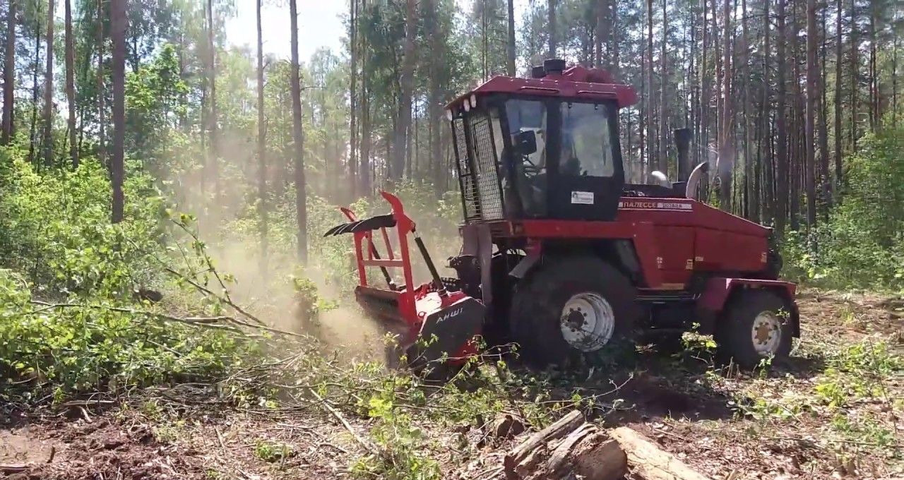 Брянсксельмаш К-Г-6-К40 - Кормоуборочный комбайн: фото 1 Брянсксельмаш К-Г-6-К40 - Кормоуборочный комбайн: фото 1