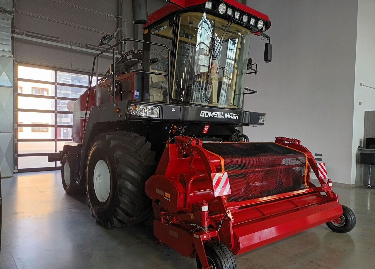 Гомсельмаш FS80 PRO - Кормоуборочный комбайн: фото 1 Гомсельмаш FS80 PRO - Кормоуборочный комбайн: фото 1