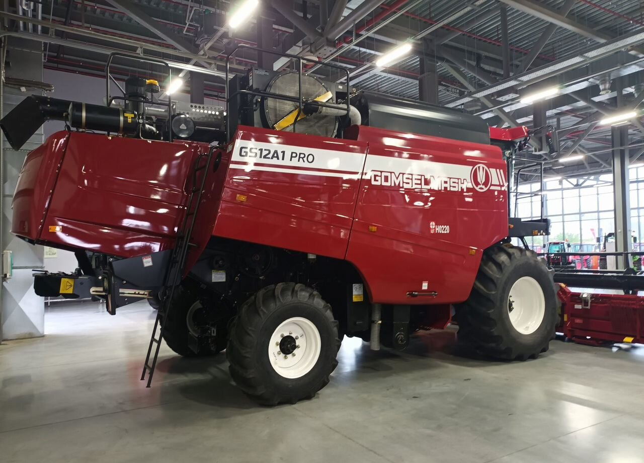 Гомсельмаш GS12A1 PRO - Зерноуборочный комбайн: фото 3 Гомсельмаш GS12A1 PRO - Зерноуборочный комбайн: фото 3