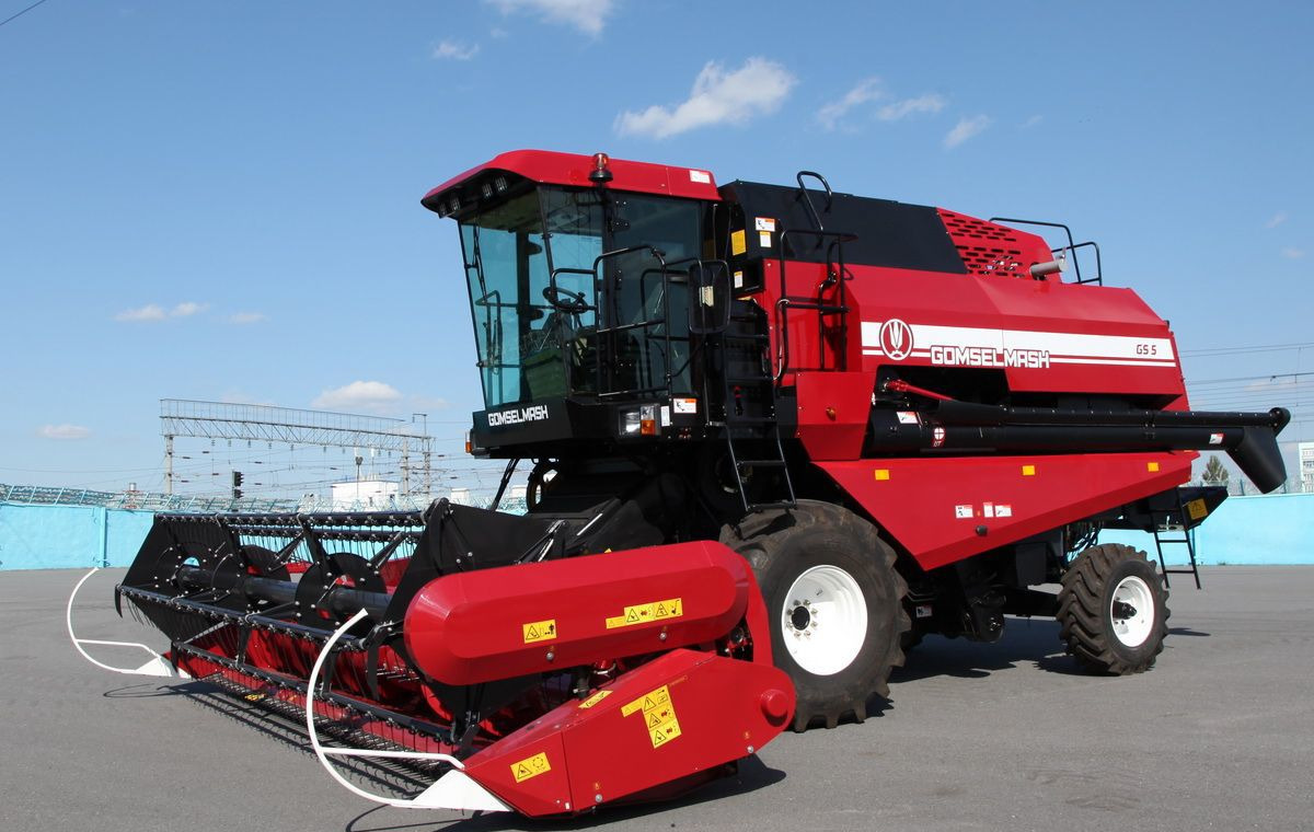 Гомсельмаш GS5 - Зерноуборочный комбайн: фото 1 Гомсельмаш GS5 - Зерноуборочный комбайн: фото 1