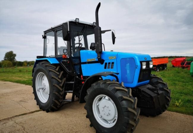 МТЗ (Беларус) 1221.3 - Трактор: фото 5 МТЗ (Беларус) 1221.3 - Трактор: фото 5