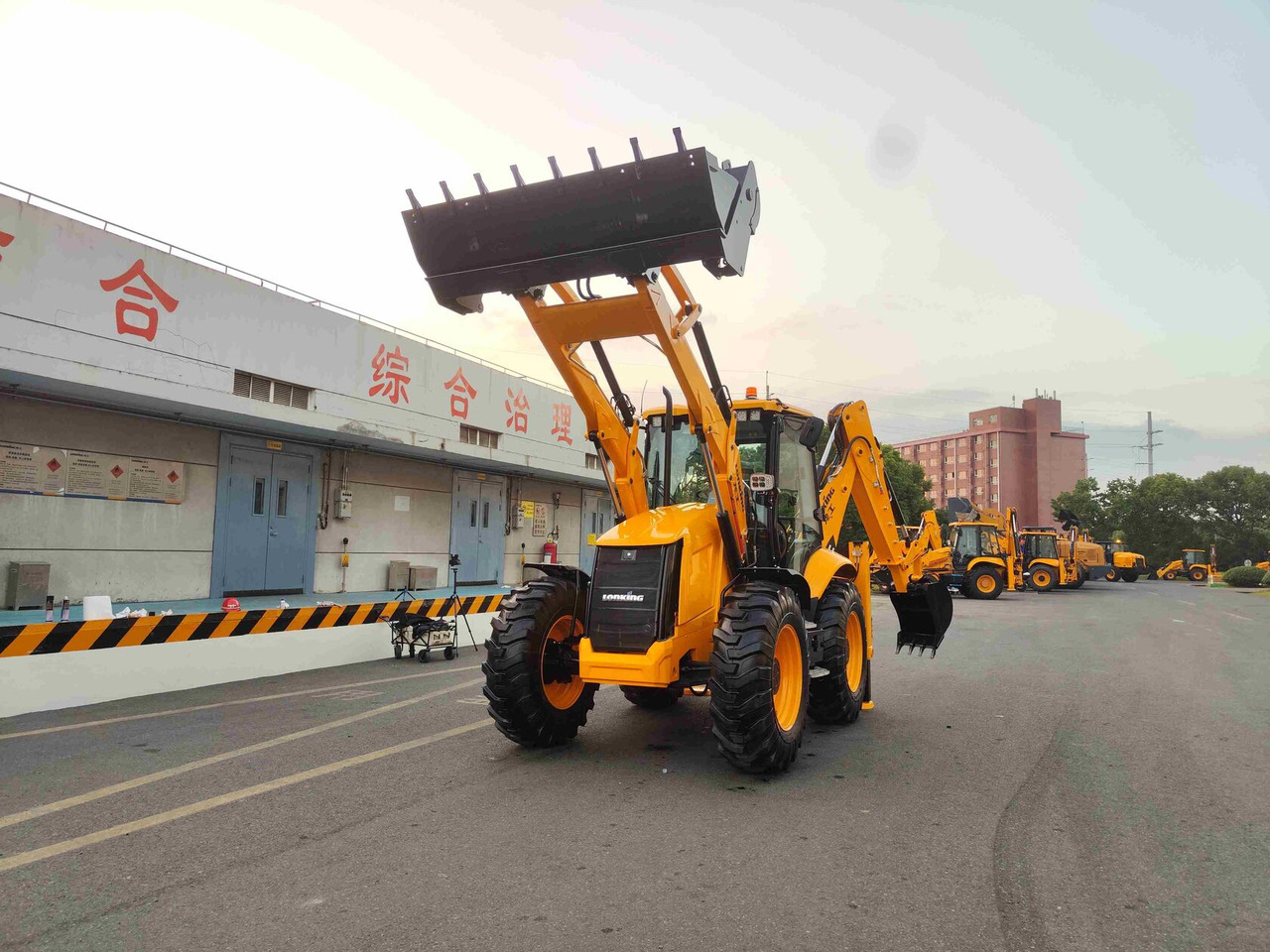 LONKING 84C - Экскаватор-погрузчик: фото 3 LONKING 84C - Экскаватор-погрузчик: фото 3