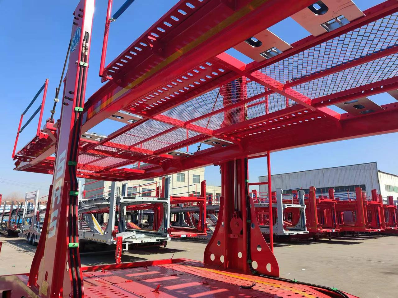 Luxuda LZC9405BG - Полуприцеп-автовоз: фото 4 Luxuda LZC9405BG - Полуприцеп-автовоз: фото 4