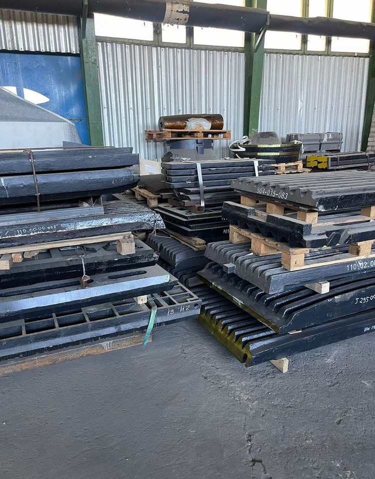 Подвижная / Неподвижная щека броня - Запчасти для Дробилок: фото 1 Подвижная / Неподвижная щека броня - Запчасти для Дробилок: фото 1