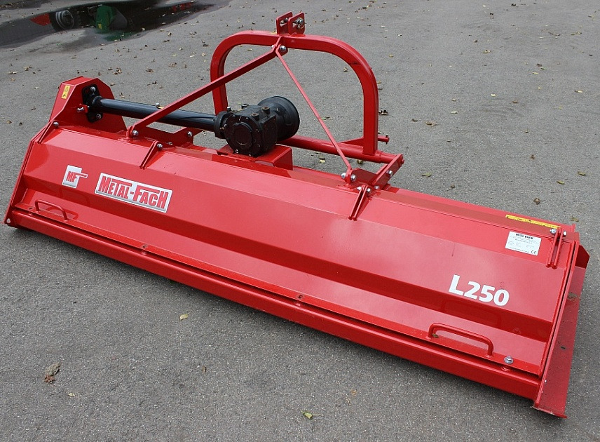 Косилка Metal-Fach Z-022/5 мульчерная 2 м. с опорными колесами и молотковыми ножами - Косилка-измельчитель: фото 1 Косилка Metal-Fach Z-022/5 мульчерная 2 м. с опорными колесами и молотковыми ножами - Косилка-измельчитель: фото 1