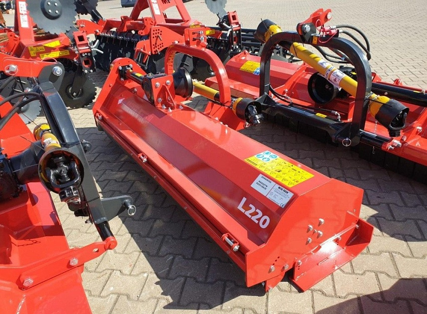 Косилка мульчерная Z-022 1,8 м ЭКО с гидравликой, опорным катком и молотками - Косилка-измельчитель: фото 3 Косилка мульчерная Z-022 1,8 м ЭКО с гидравликой, опорным катком и молотками - Косилка-измельчитель: фото 3