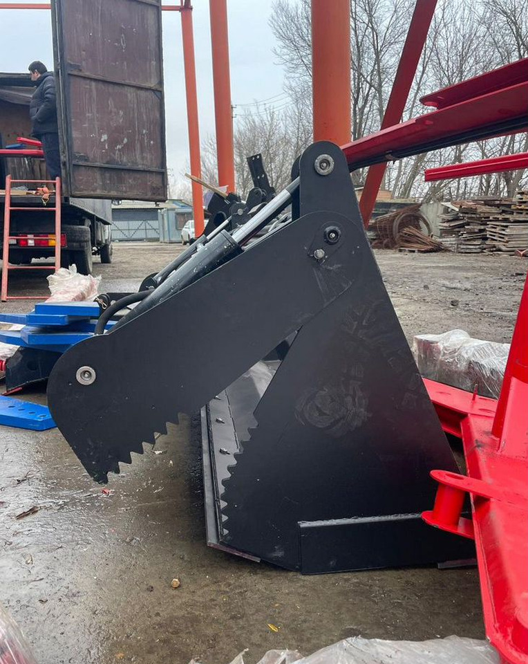 Ковш челюстной Magnus на мини погрузчики - Ковш для погрузчика: фото 3 Ковш челюстной Magnus на мини погрузчики - Ковш для погрузчика: фото 3